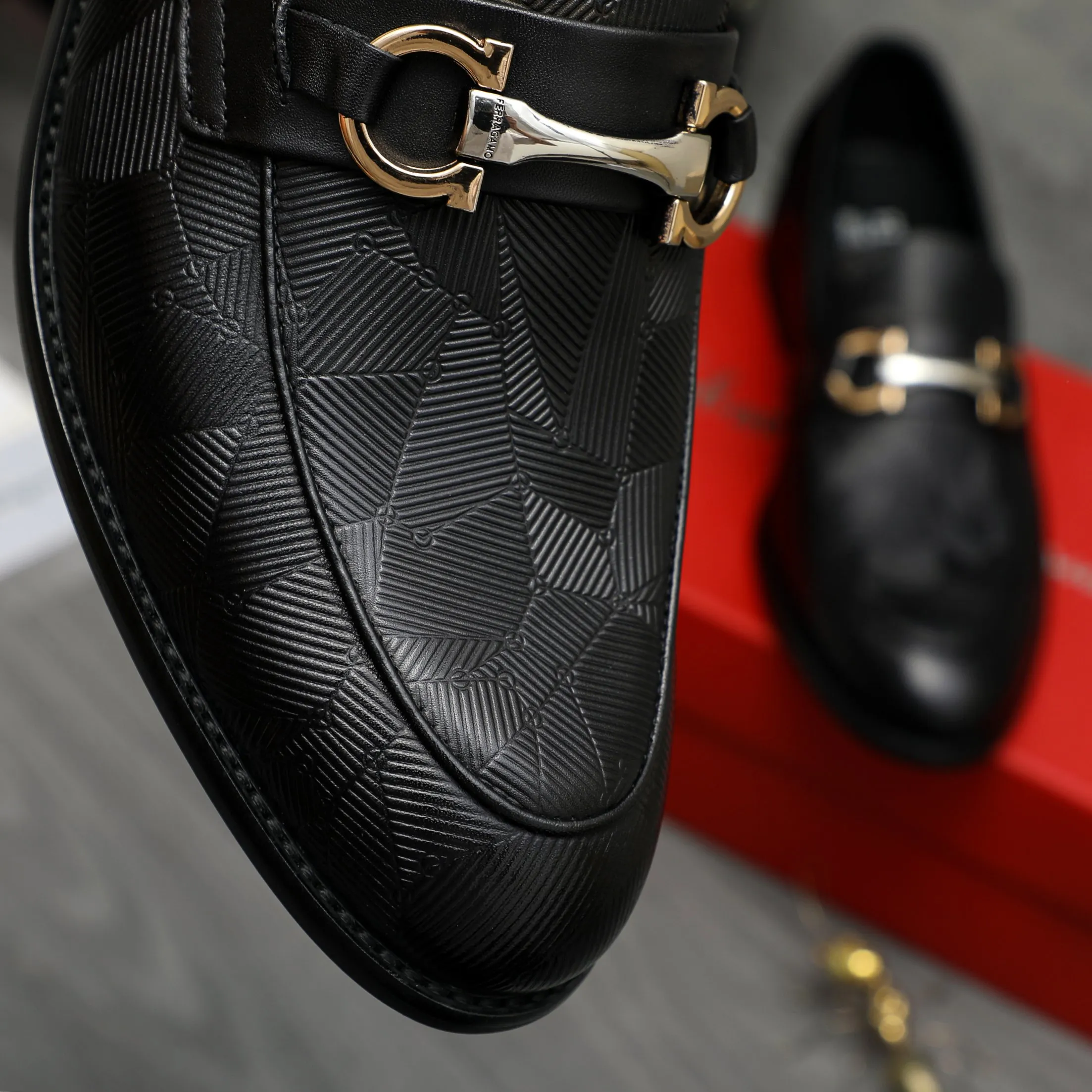 Men's shoes 💰420 Product trademark: Ferragamo " Ferragamo ] Business slip-on leather shoes Regular size: 39-45 (38.46 custom-made, non-returnable) Product materials: Selected vertical grain cowhide upper, sheepskin lining, original rubber outsole